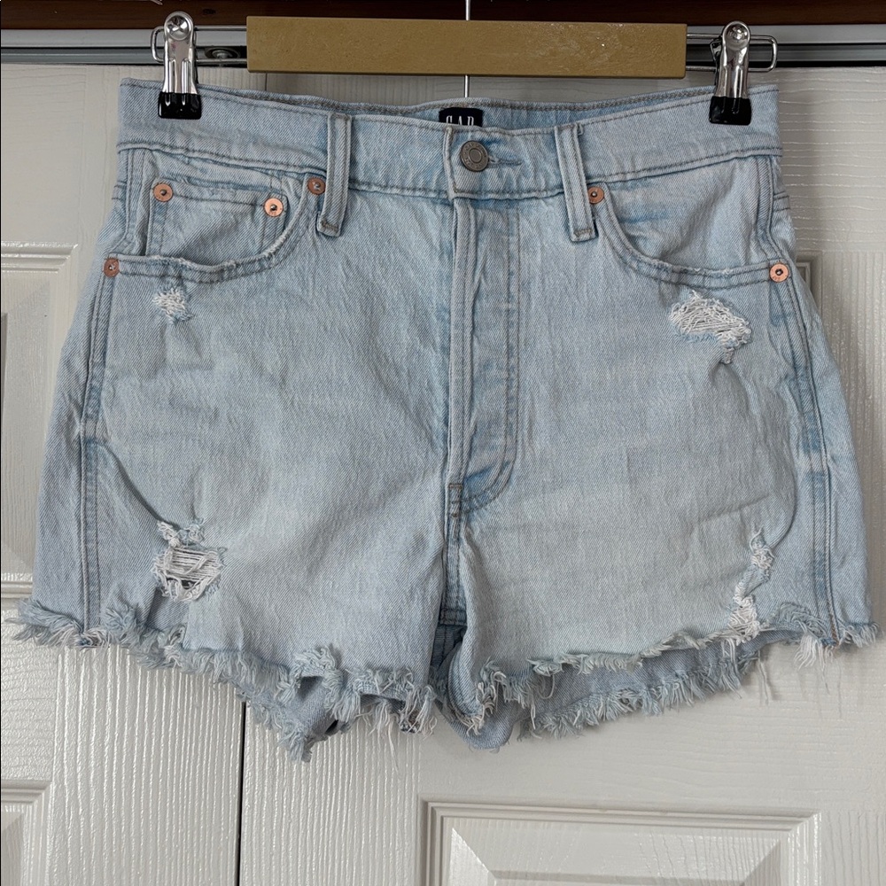 GAP Light Wash Distressed Denim Cheeky Short Size 4/27